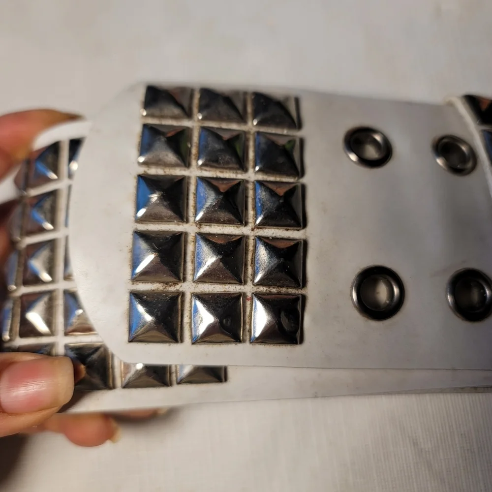 Hot topic vintage Studded Extra Wide White Statement belt Size 38 Unisex